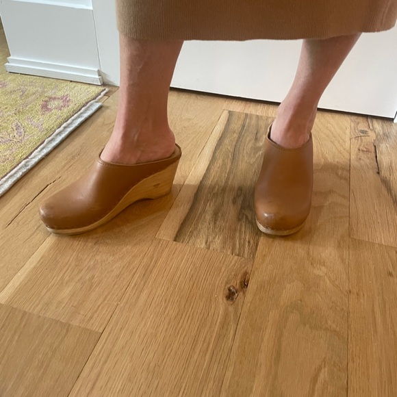 No 6 clogs - Picture 2 of 8